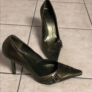 Metallic olive BCBG stiletto shoes
